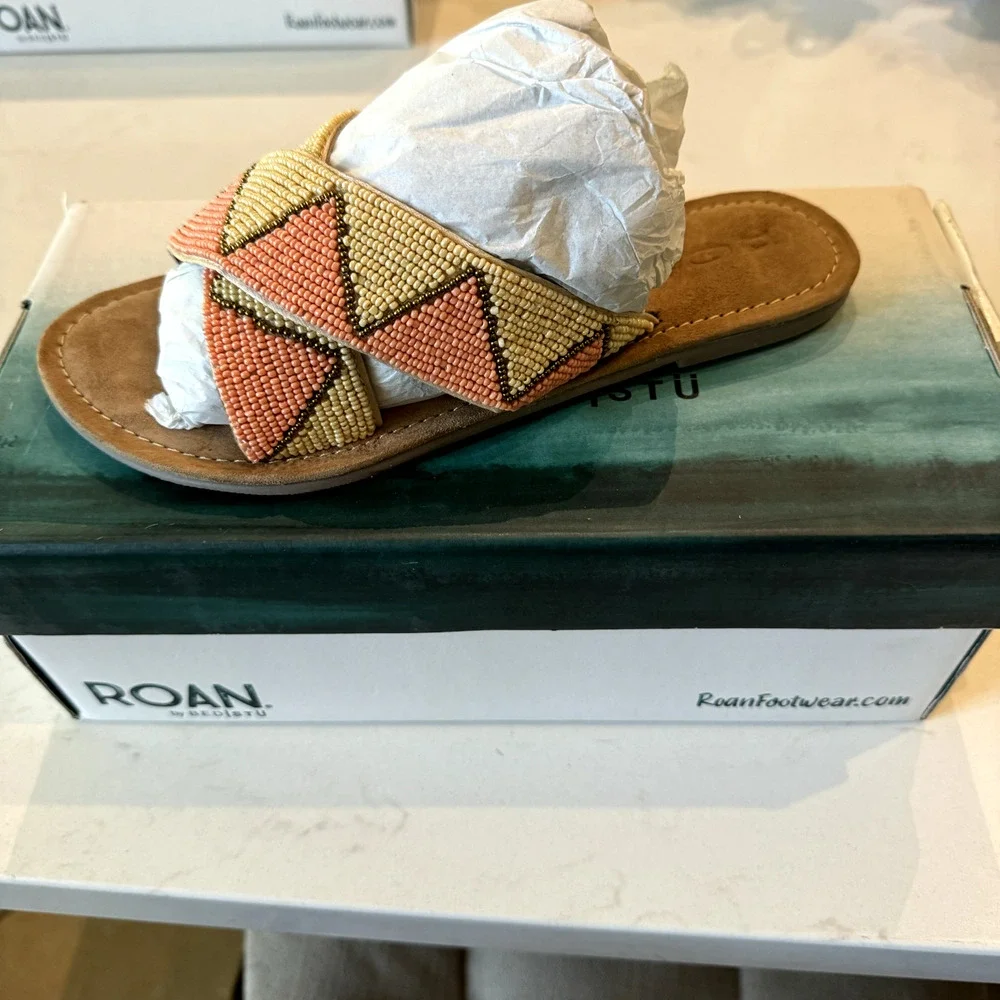 NEW Roan Bed Stu Beaded Slip On Sandals Beige Leather Lining Hand Made Size 9